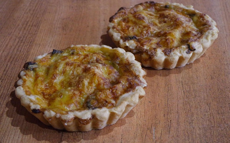 Киш с сыром и грибами от  6 штук